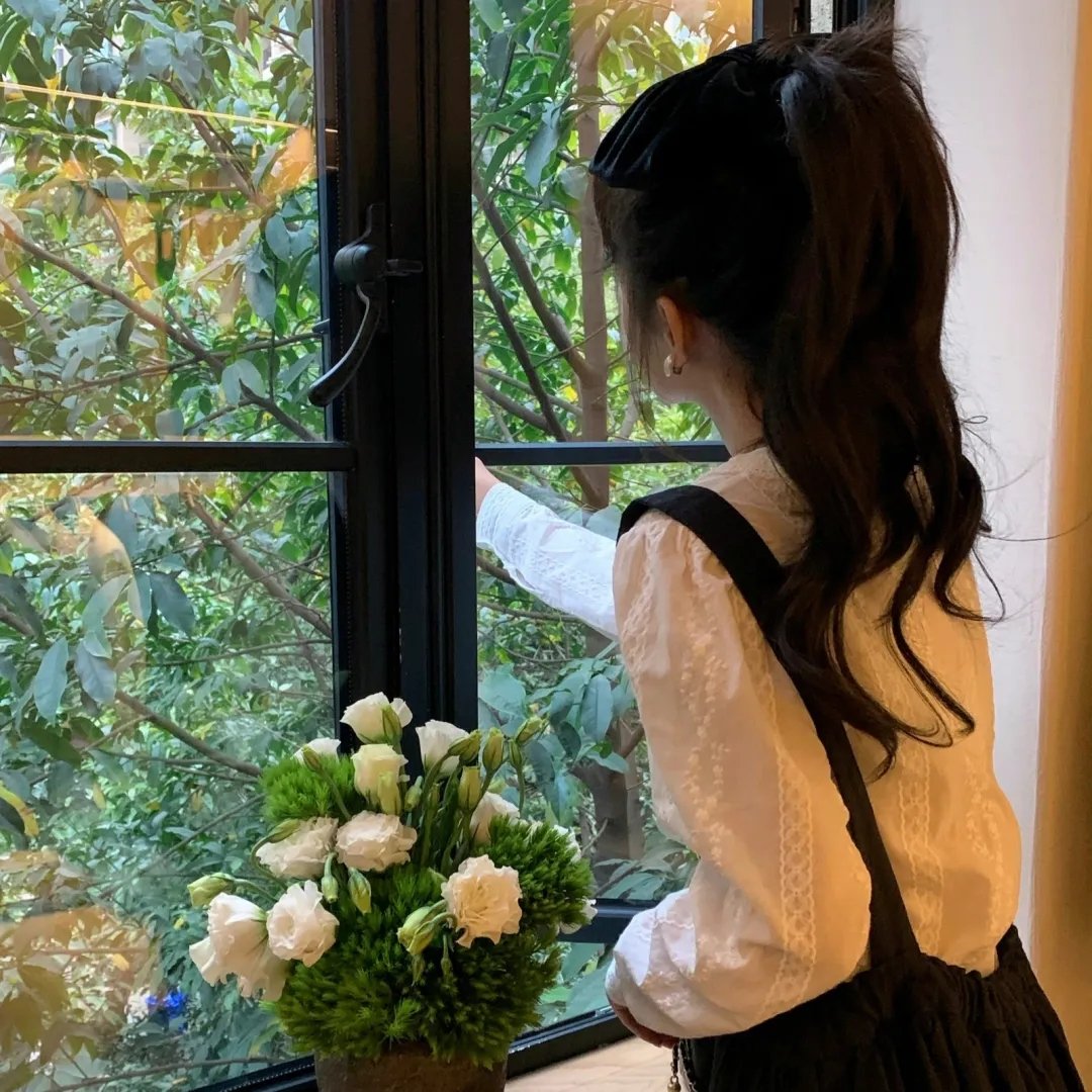 群莺乱飞